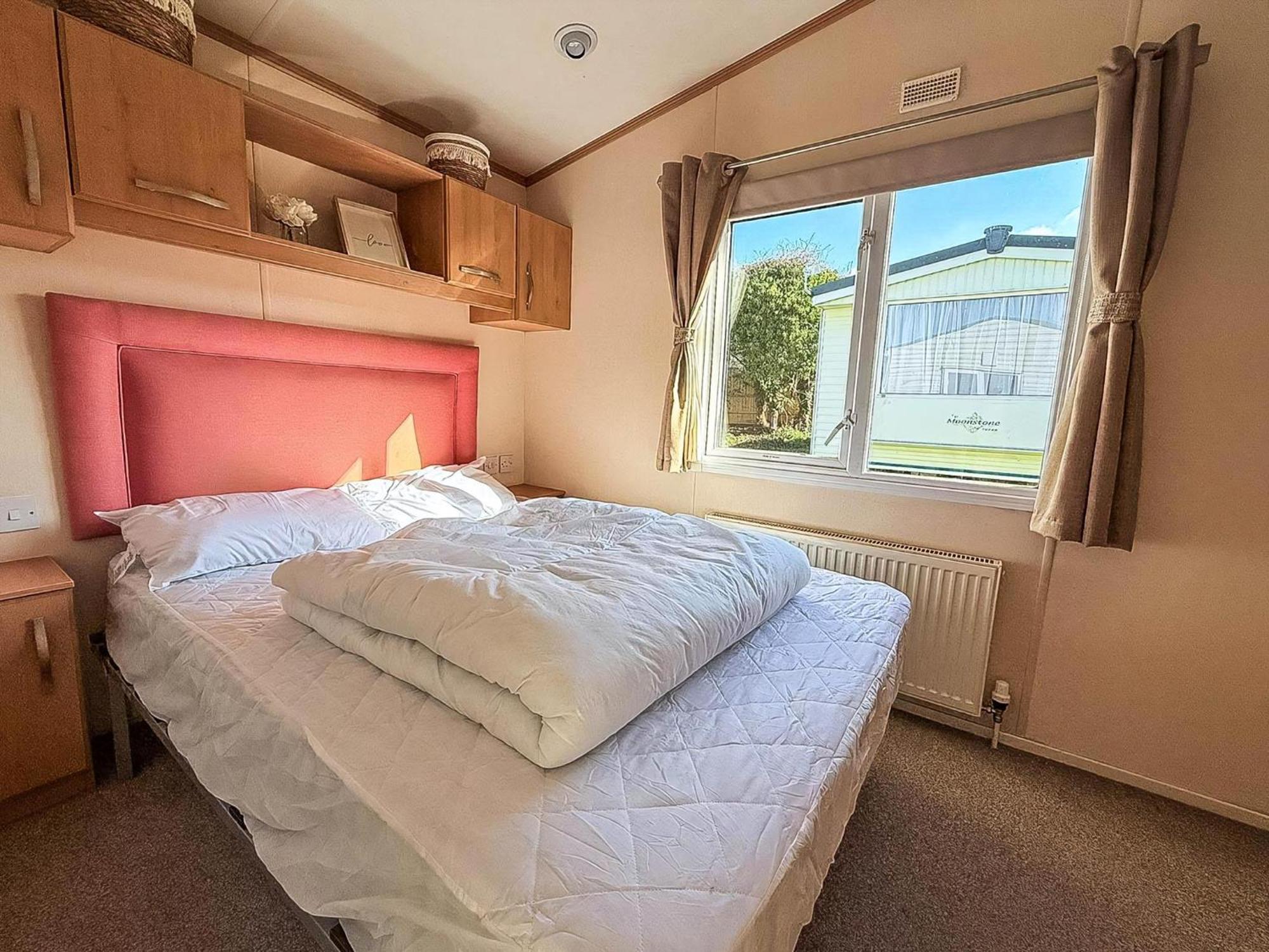 Campeggio Lovely 6 Berth Caravan For Hire At Manor Park In Norfolk Ref 23044s *